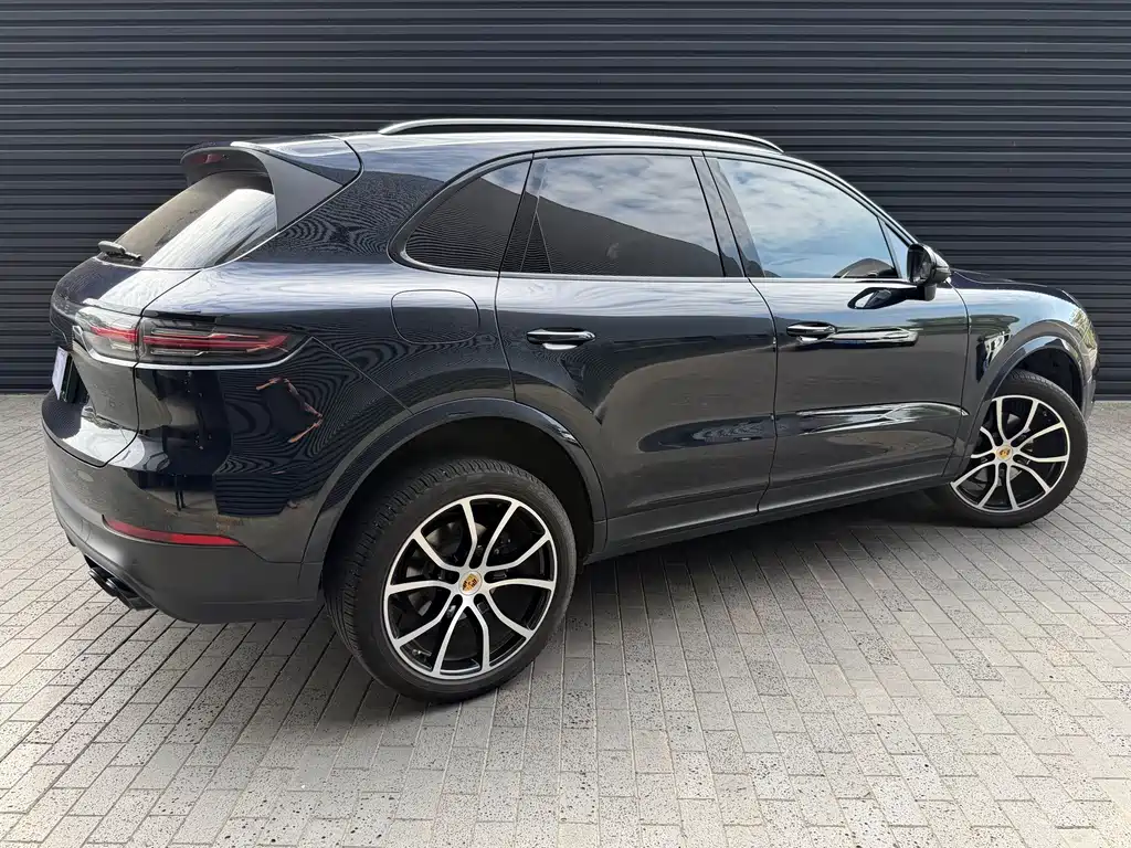 Porsche Cayenne Hybrid — миниатюра 8