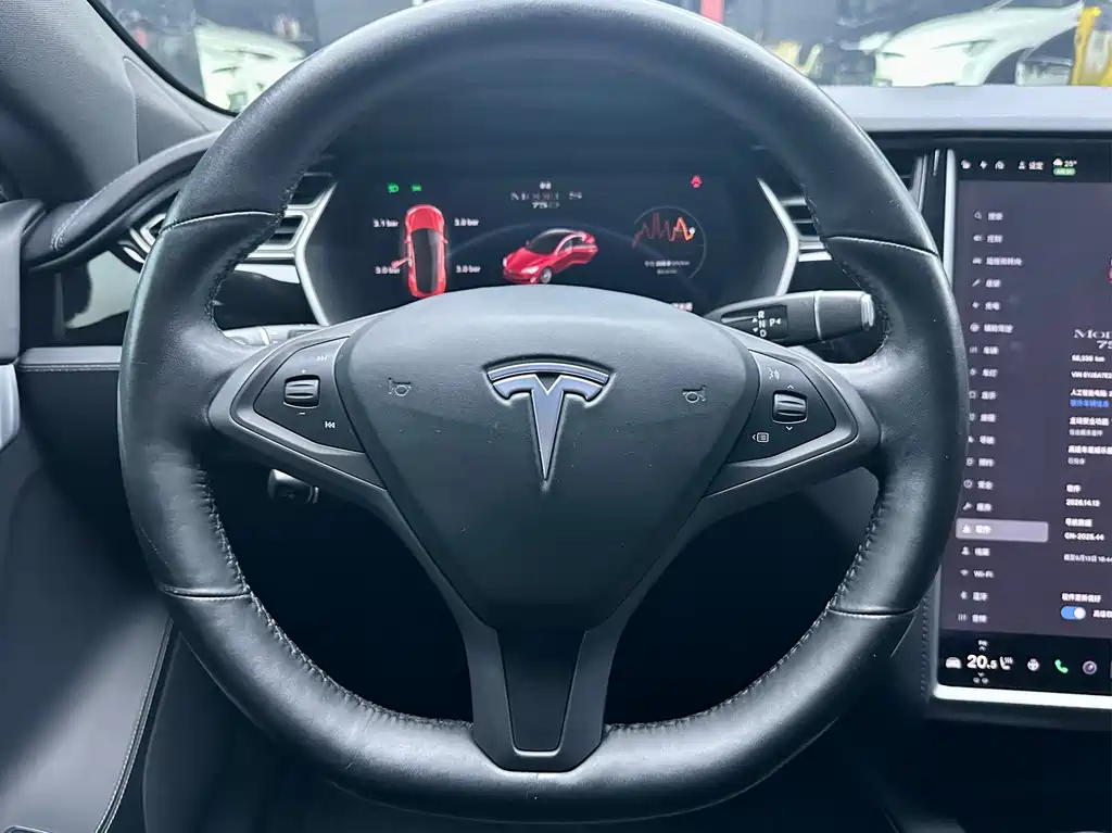 Tesla Model S — миниатюра 12