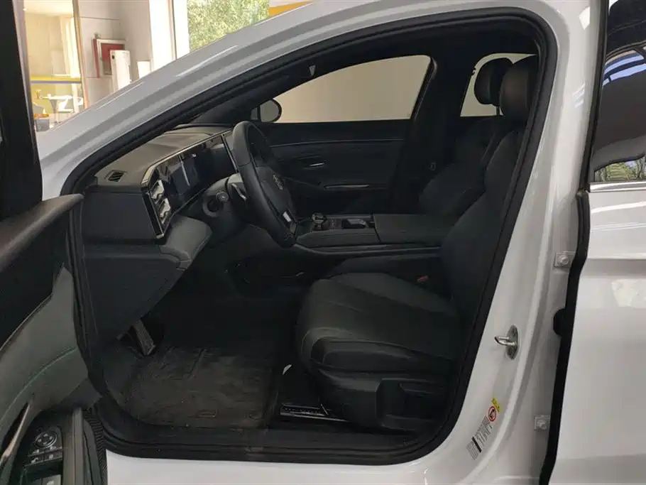 BYD Qin L L 2025 DM-i Smart Drive 80KM Lead