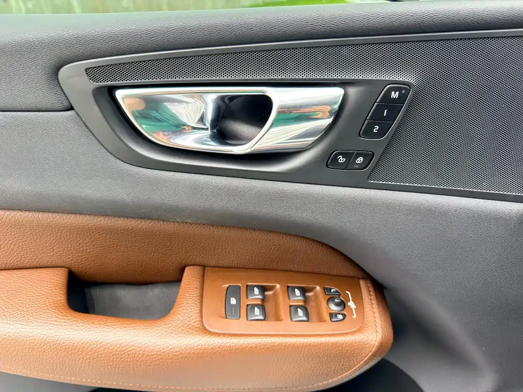 Volvo XC60 — миниатюра 25