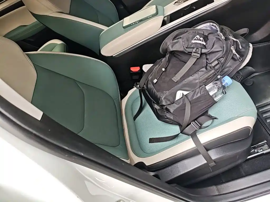 Geely L HiP — миниатюра 25