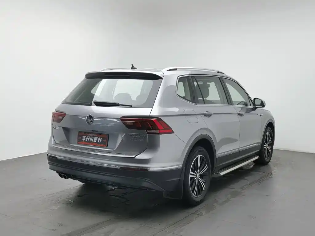 Volkswagen Tiguan L — миниатюра 2