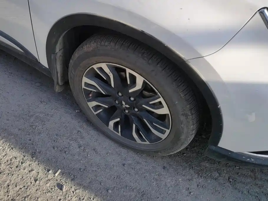 Mitsubishi Outlander — миниатюра 6
