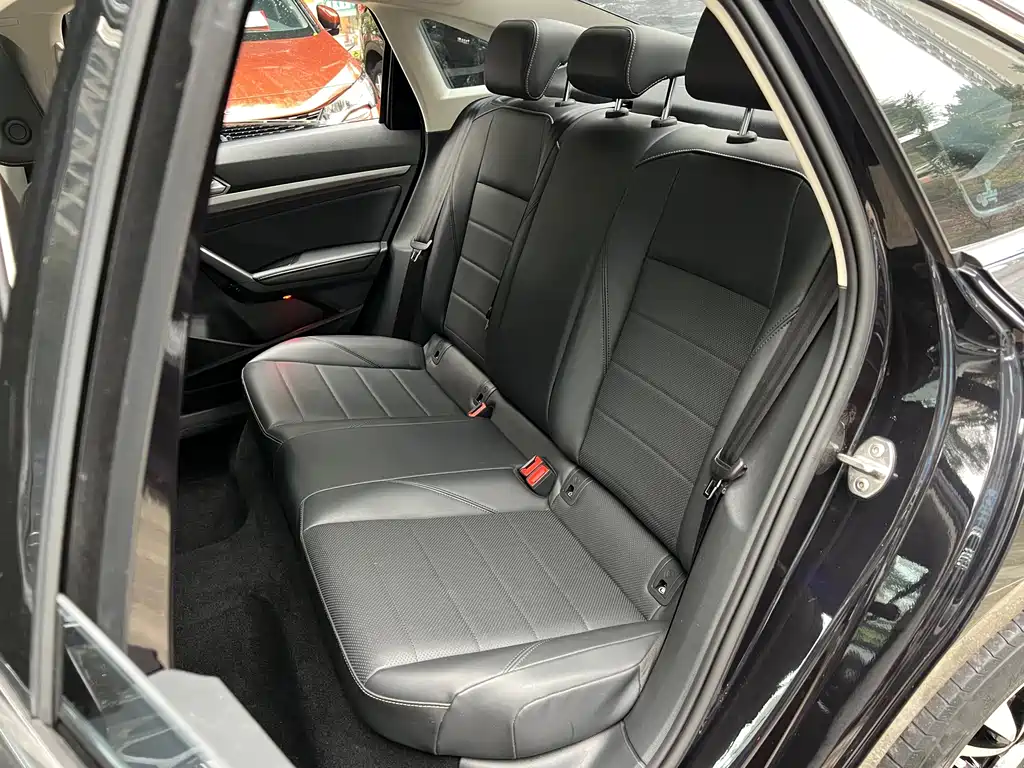 Volkswagen Lavida — миниатюра 9