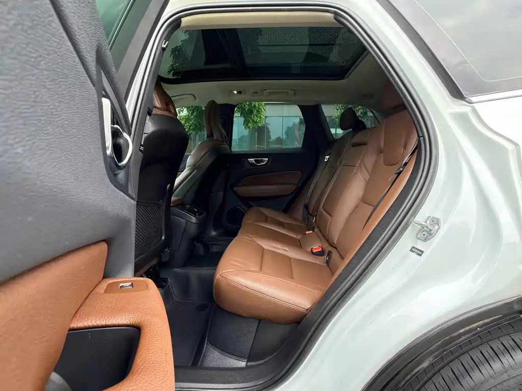 Volvo XC60 — миниатюра 11