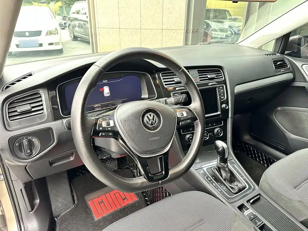 Volkswagen Golf — миниатюра 9