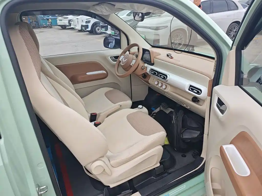 Wuling MINIEV — миниатюра 25