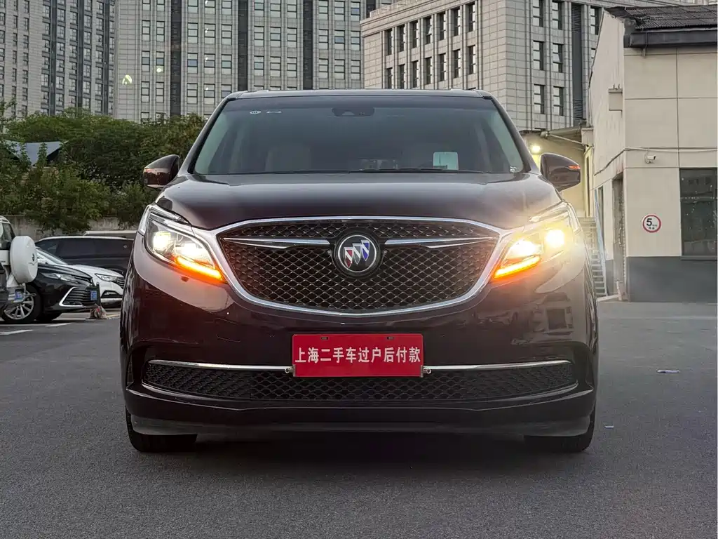 Buick GL8 2018 28T Avenir VI