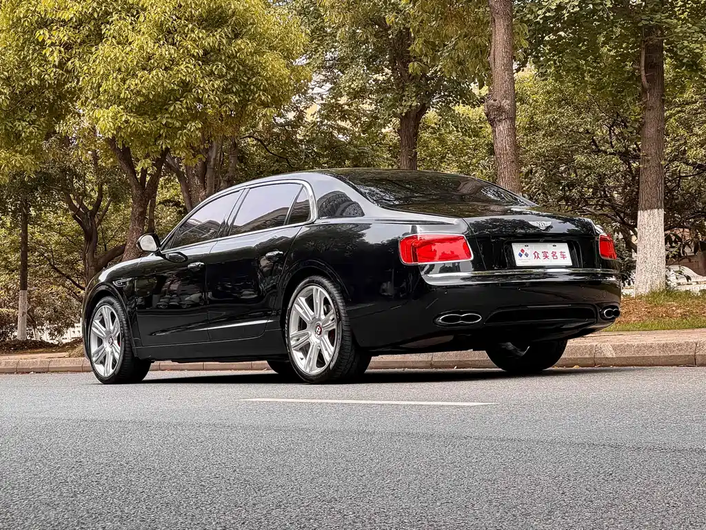 Bentley Flying Spur — миниатюра 6