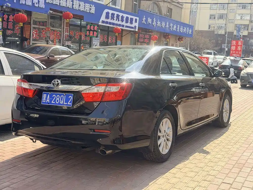 Toyota Camry — миниатюра 5