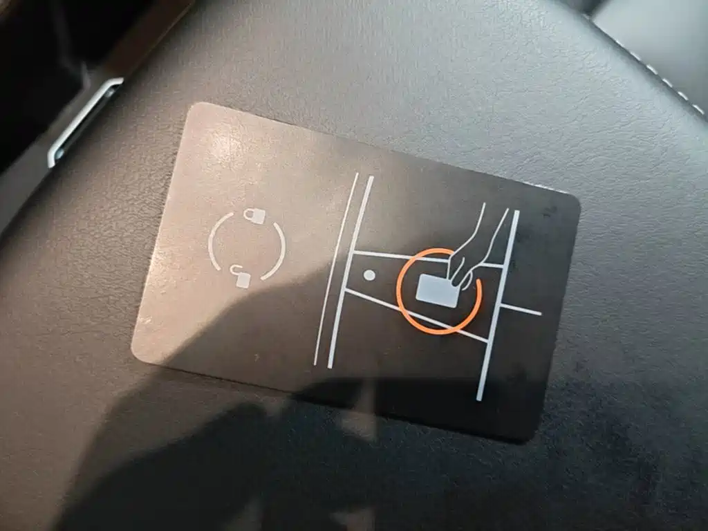 Tesla Model 3 — миниатюра 9