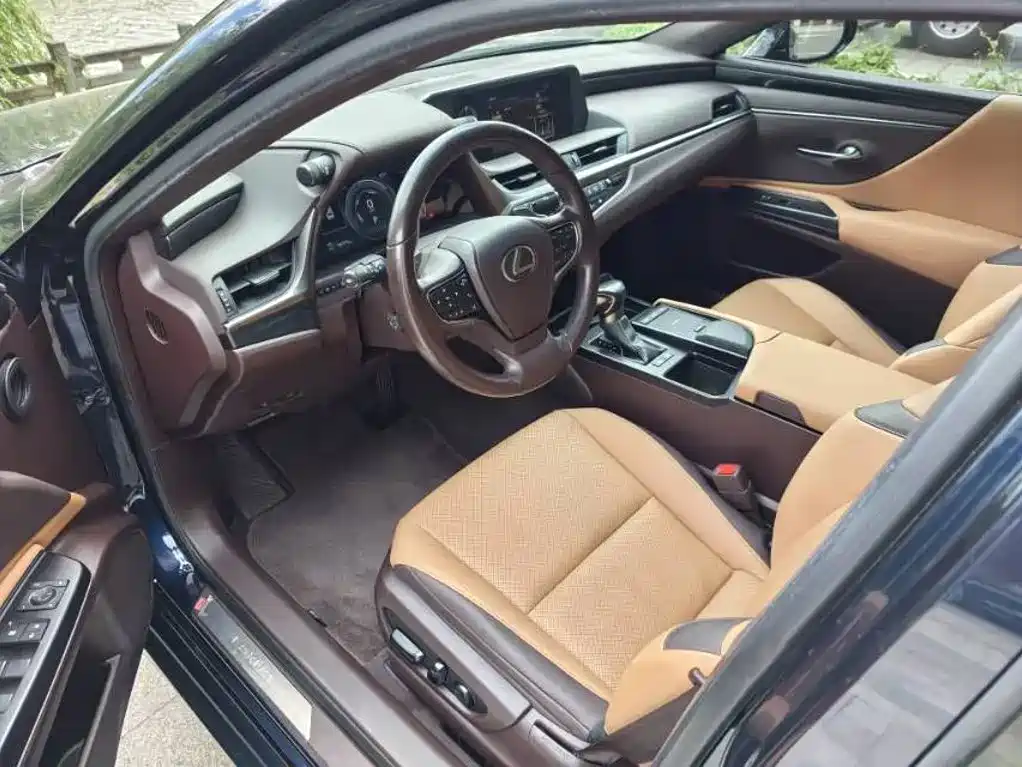 Lexus ES — миниатюра 8