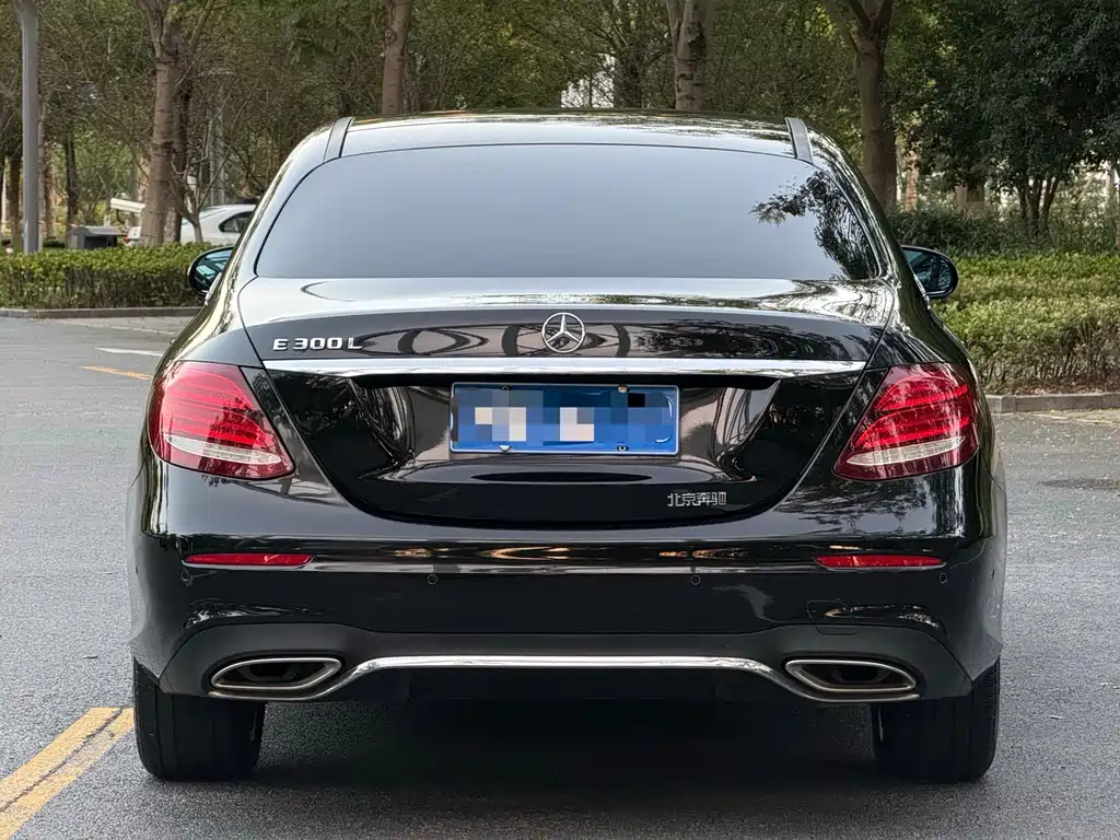 Mercedes-Benz E-Class — миниатюра 6