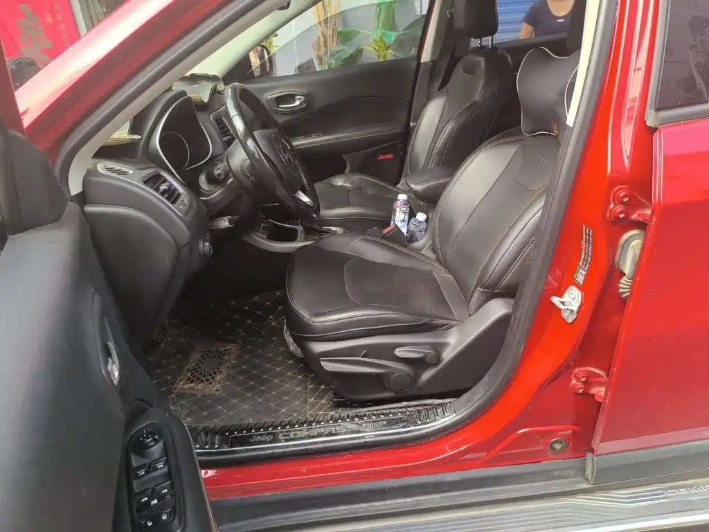 Jeep Compass — миниатюра 8