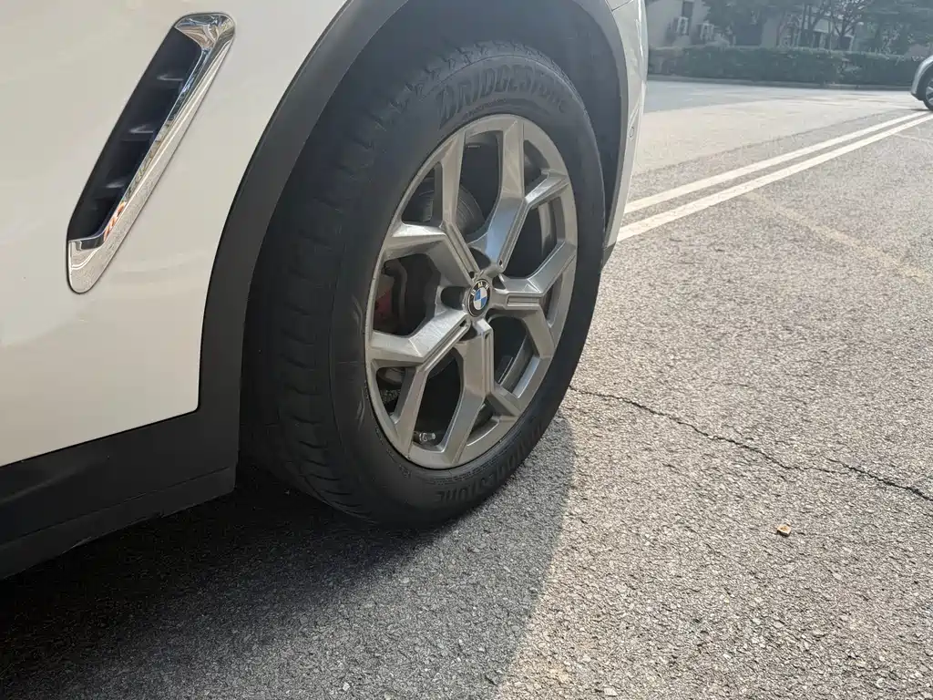 BMW X3 — миниатюра 11