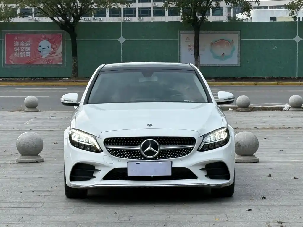 Mercedes-Benz C-Class — миниатюра 16