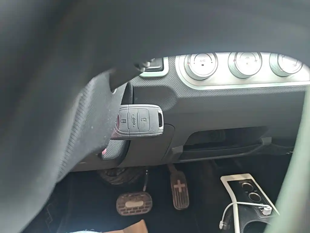 Wuling MINIEV — миниатюра 9