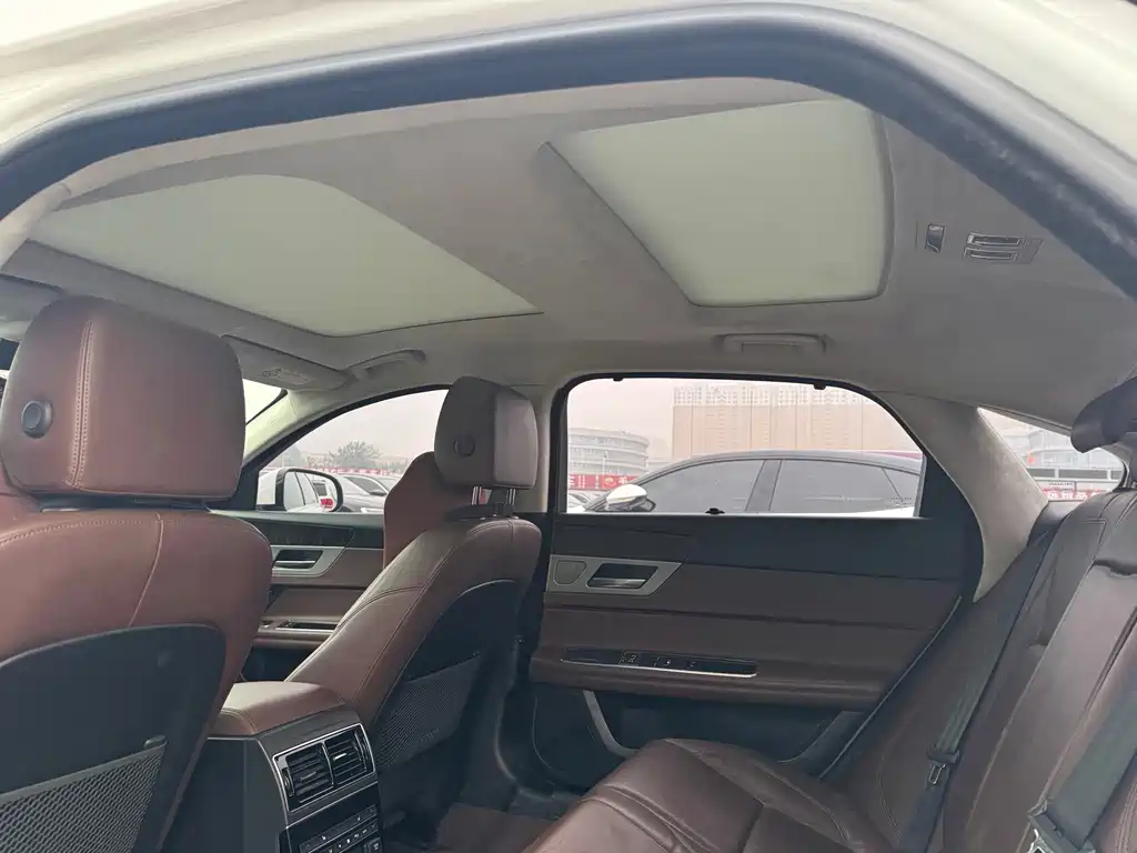 Jaguar XFL — миниатюра 14