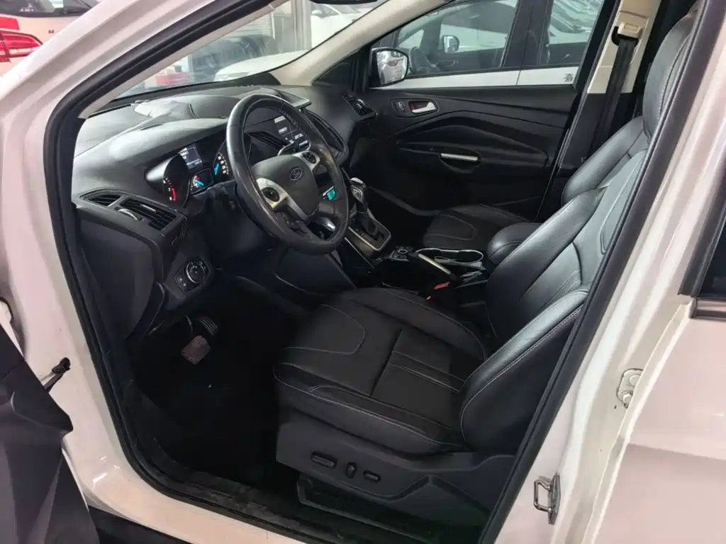 Ford Kuga — миниатюра 15