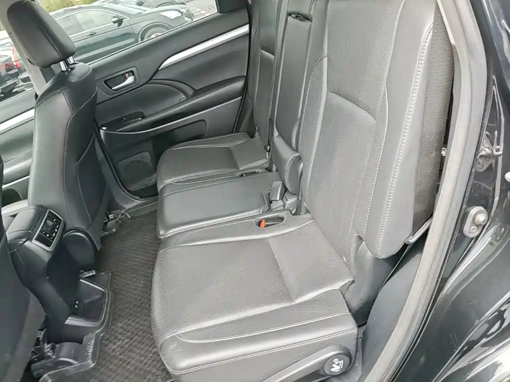 Toyota Highlander — миниатюра 17