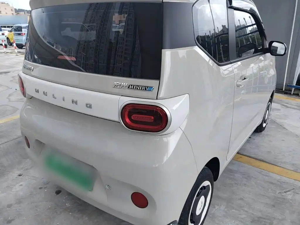 Wuling MINIEV — миниатюра 7