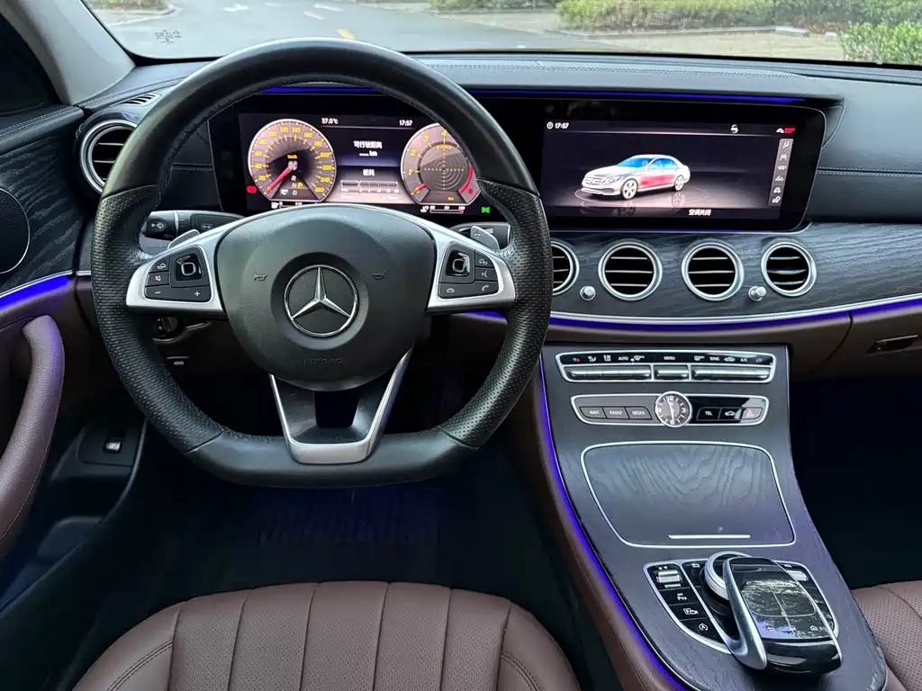 Mercedes-Benz E-Class — миниатюра 14
