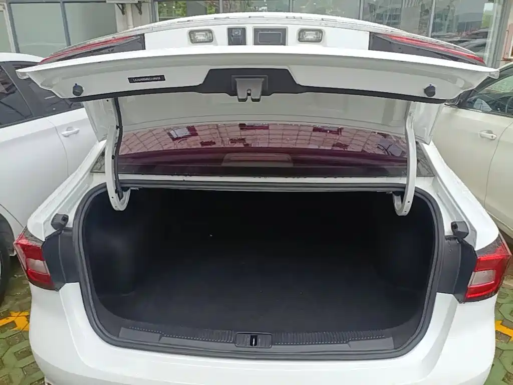 Roewe i5 — миниатюра 19