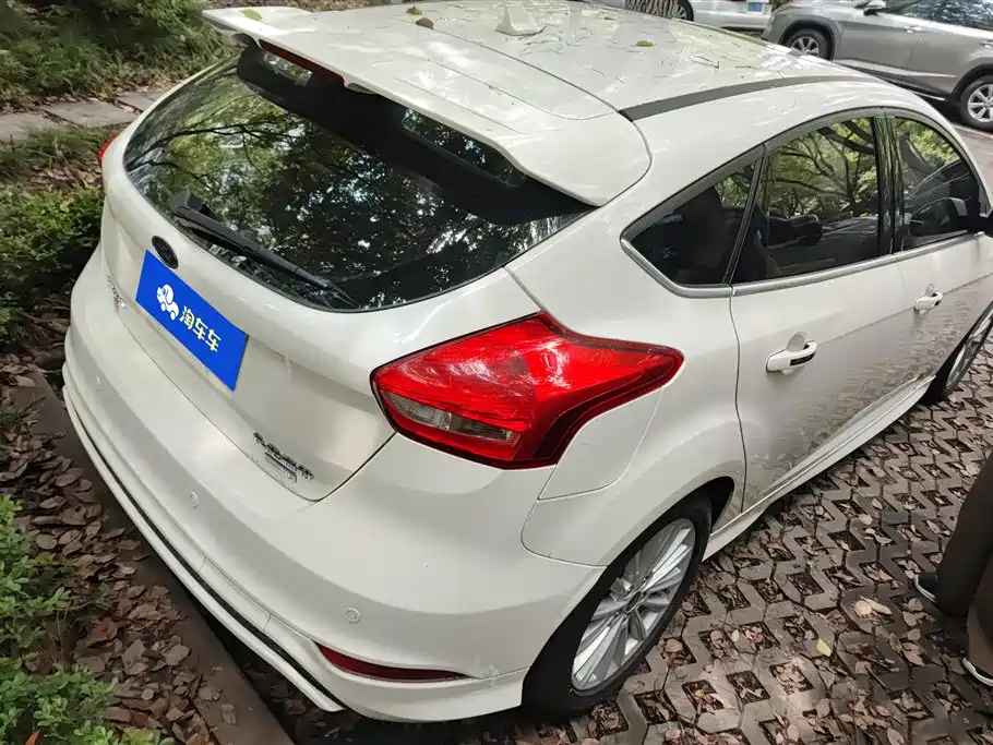 Ford Focus 2017 EcoBoost 180 AT Sport