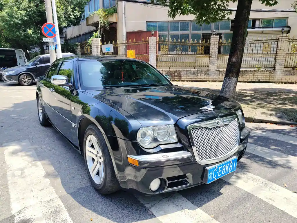 Chrysler 300C — миниатюра 3