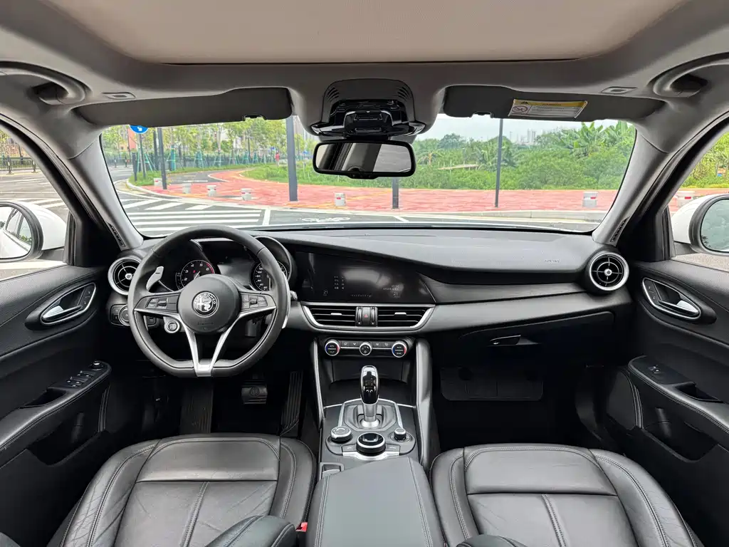 Alfa Romeo Giulia — миниатюра 9