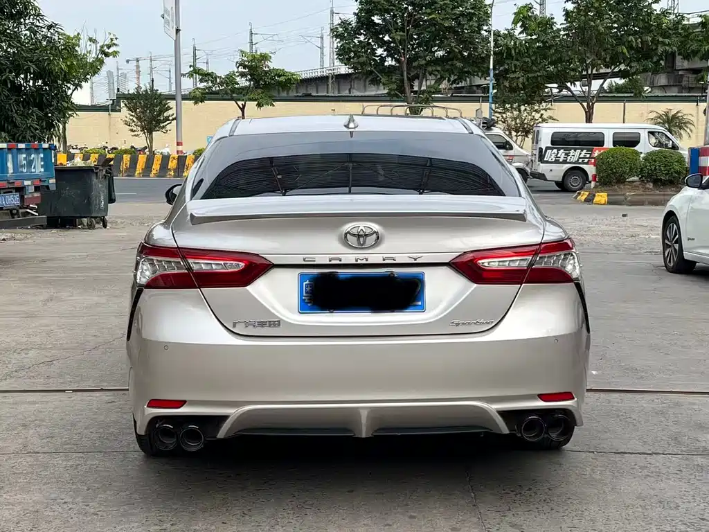 TOYOTA CAMRY