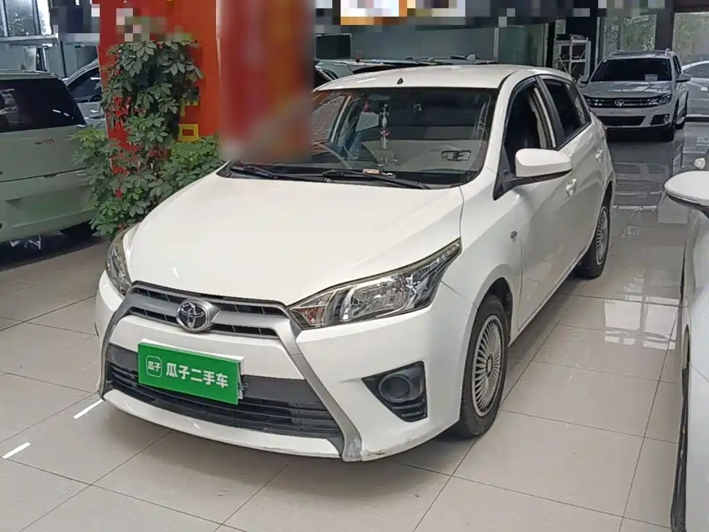 Toyota Yaris L — миниатюра 2