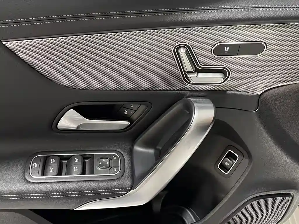 Mercedes-Benz A-Class — миниатюра 11