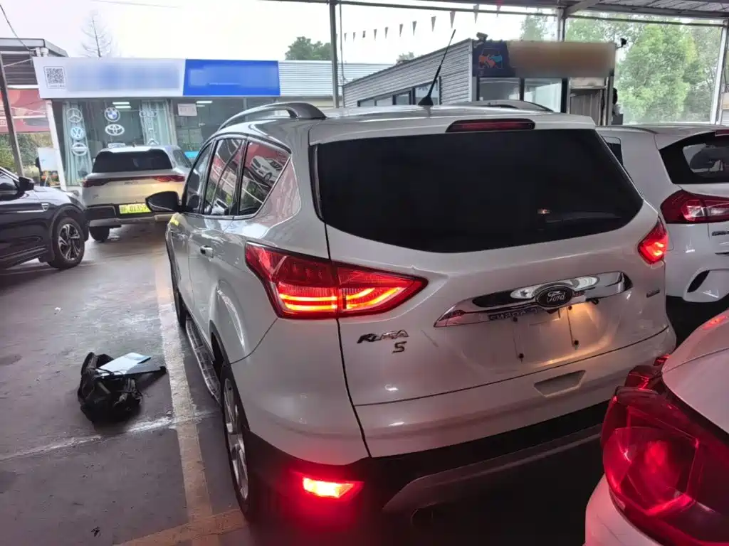 Ford Kuga — миниатюра 5