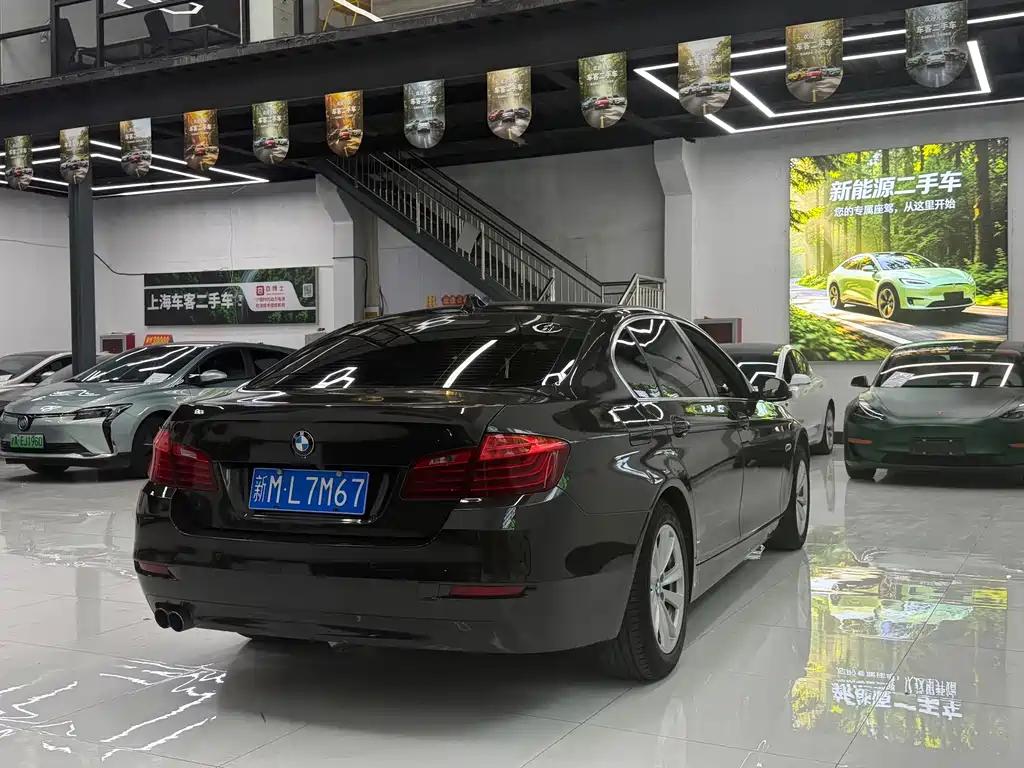 BMW 5 Series — миниатюра 6
