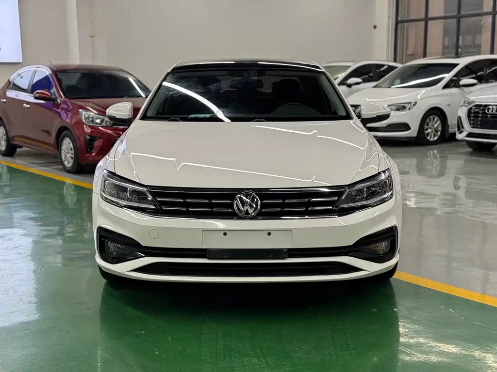 VOLKSWAGEN LINGDU