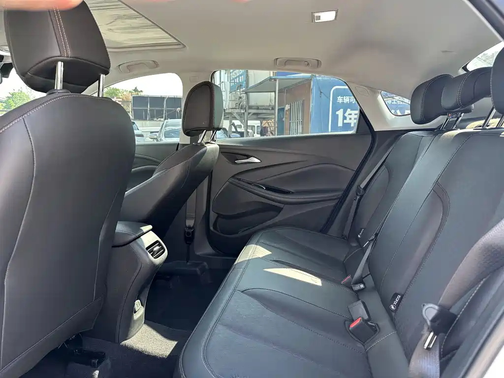 Buick Verano — миниатюра 8