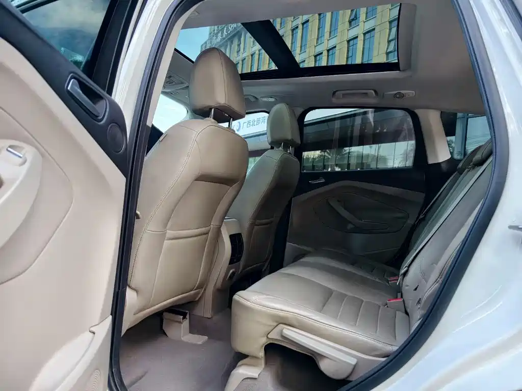 Ford Kuga — миниатюра 7