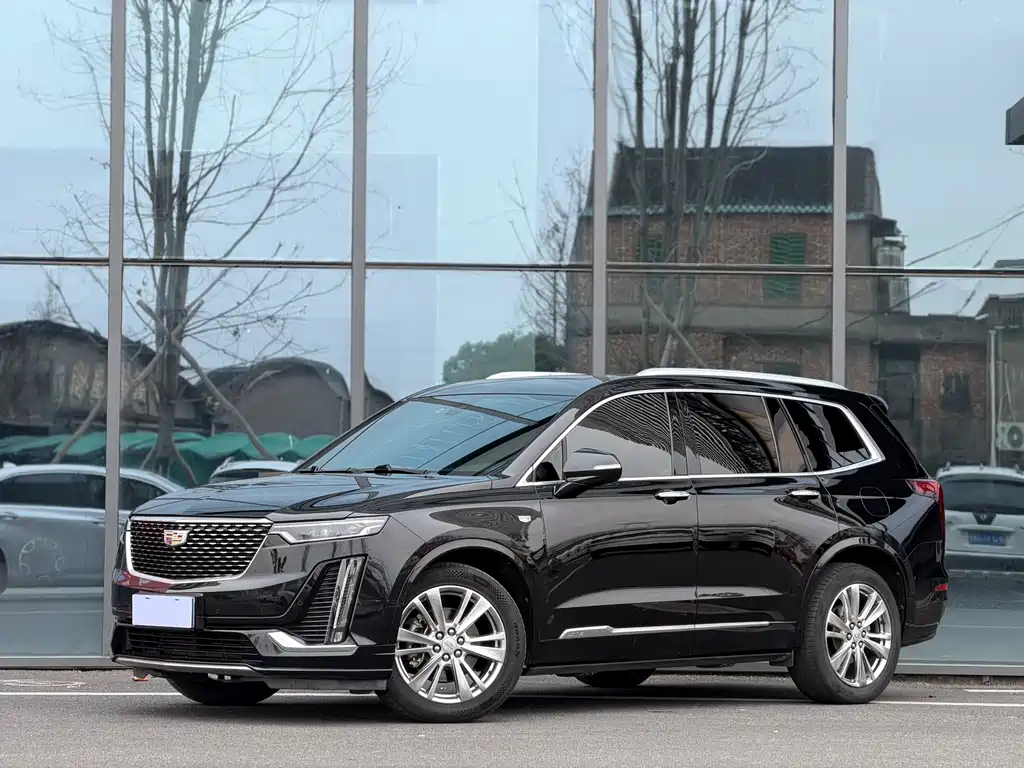 CADILLAC XT6