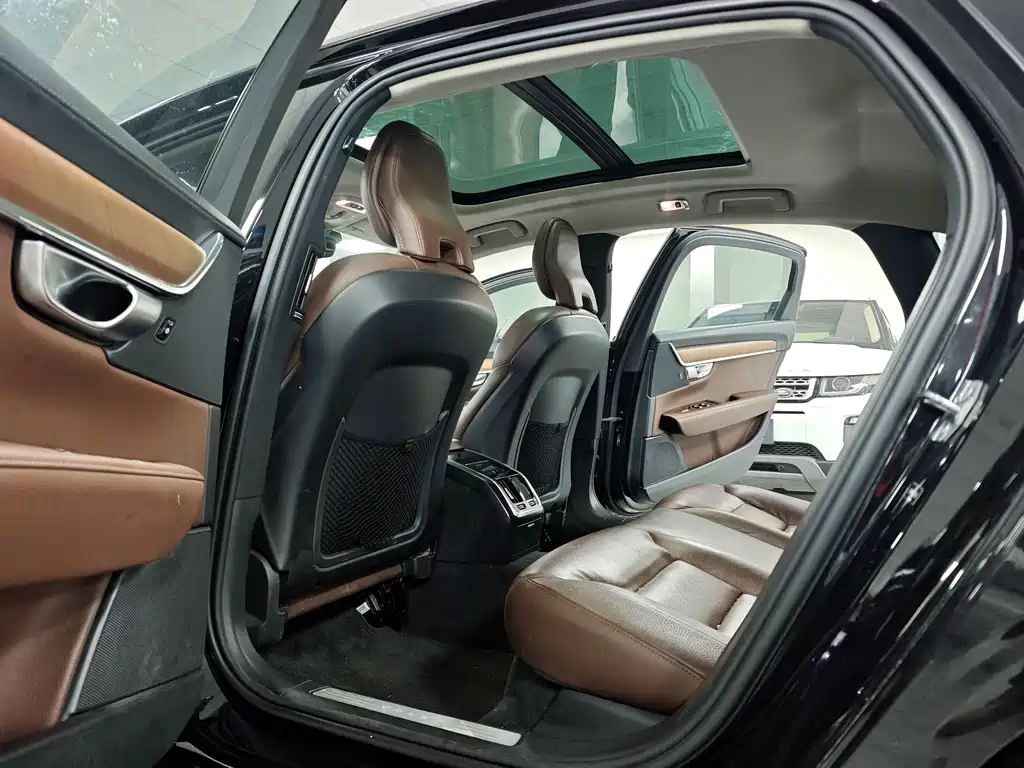 Volvo S90 — миниатюра 5