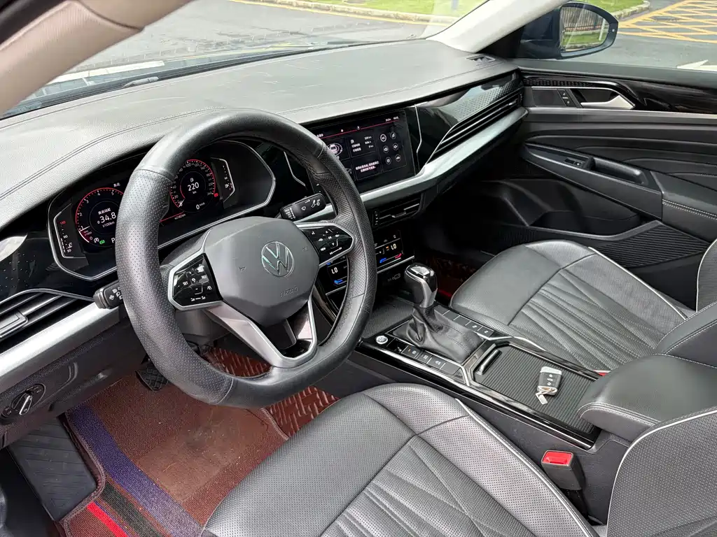 Volkswagen Passat 2022 330TSI Luxury