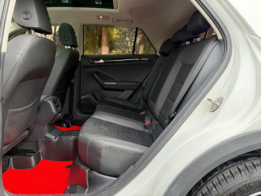 VOLKSWAGEN T ROC EXPLORING SONGS