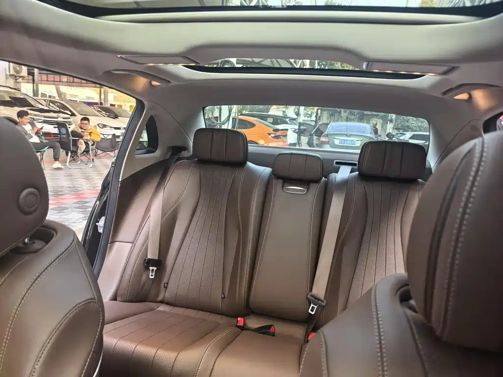 MERCEDES-BENZ E CLASS