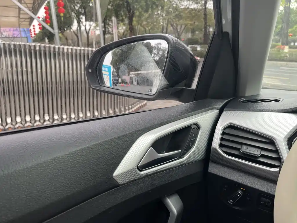 VOLKSWAGEN EXPLORING THE SHADOW