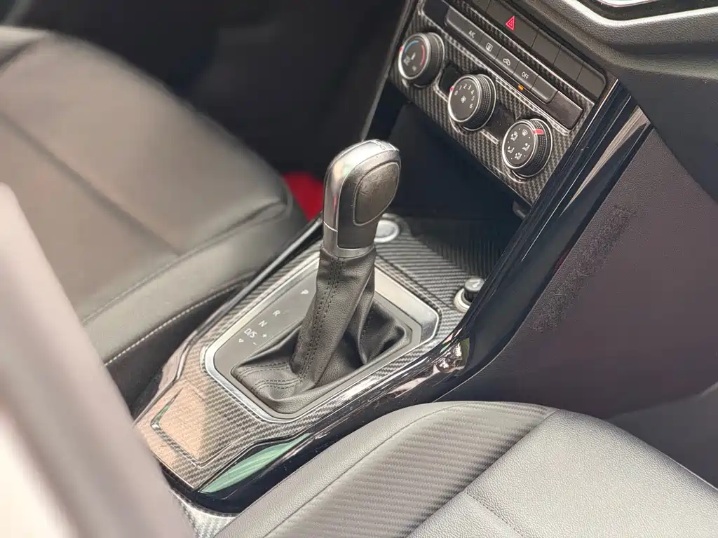 VOLKSWAGEN T ROC EXPLORING SONGS