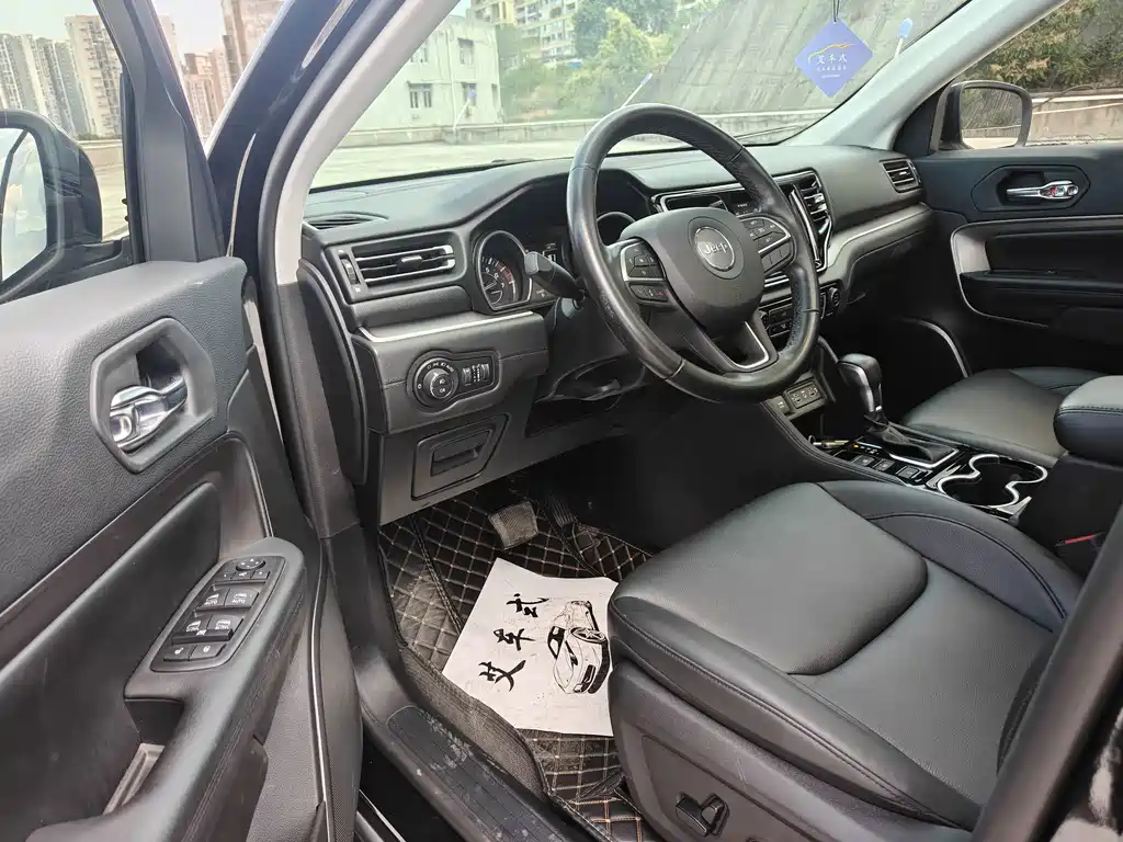 Jeep Grand Commander — миниатюра 11