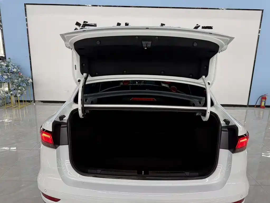 GEELY AUTOMOBILE EMGRAND