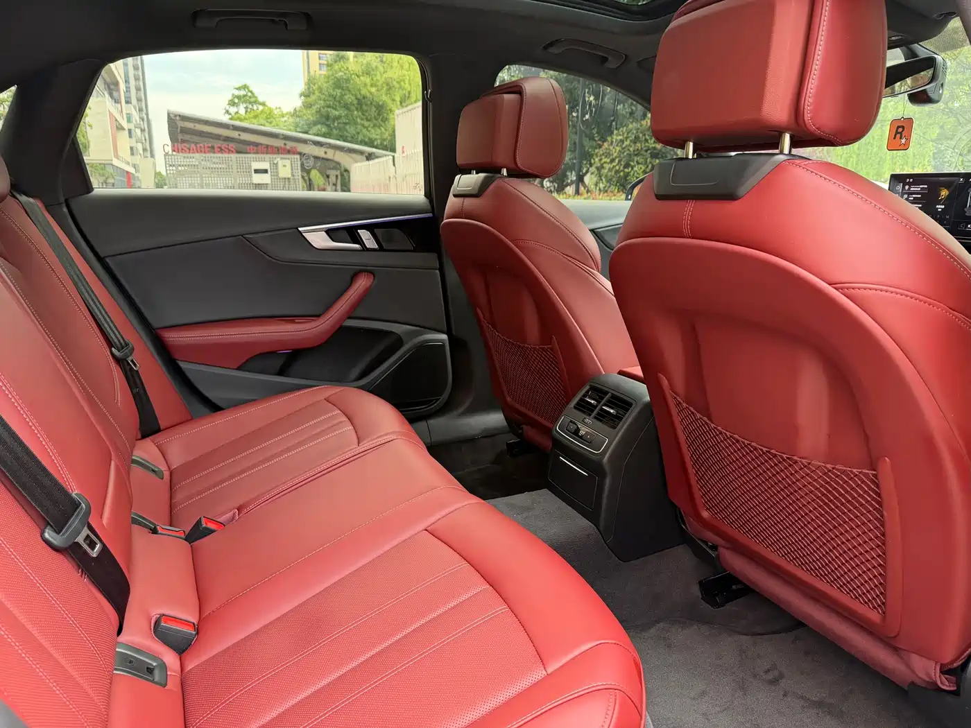 Audi A4L id 4622637 из Китая 16
