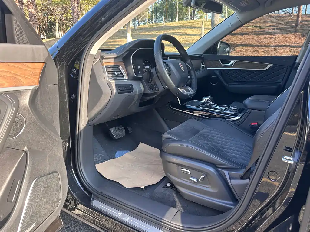 Hongqi HONGQI HS7