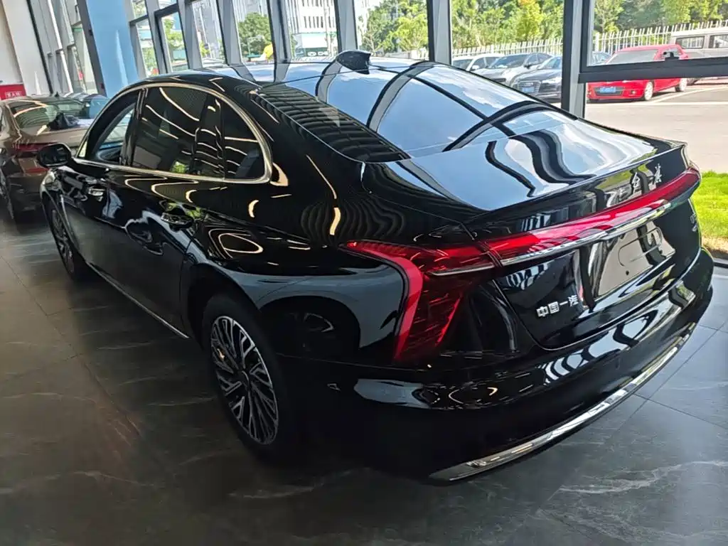 Hongqi H5 2025 2.0T AT